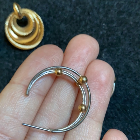 Golden various style vintage earrings lot - Picture 14 of 14